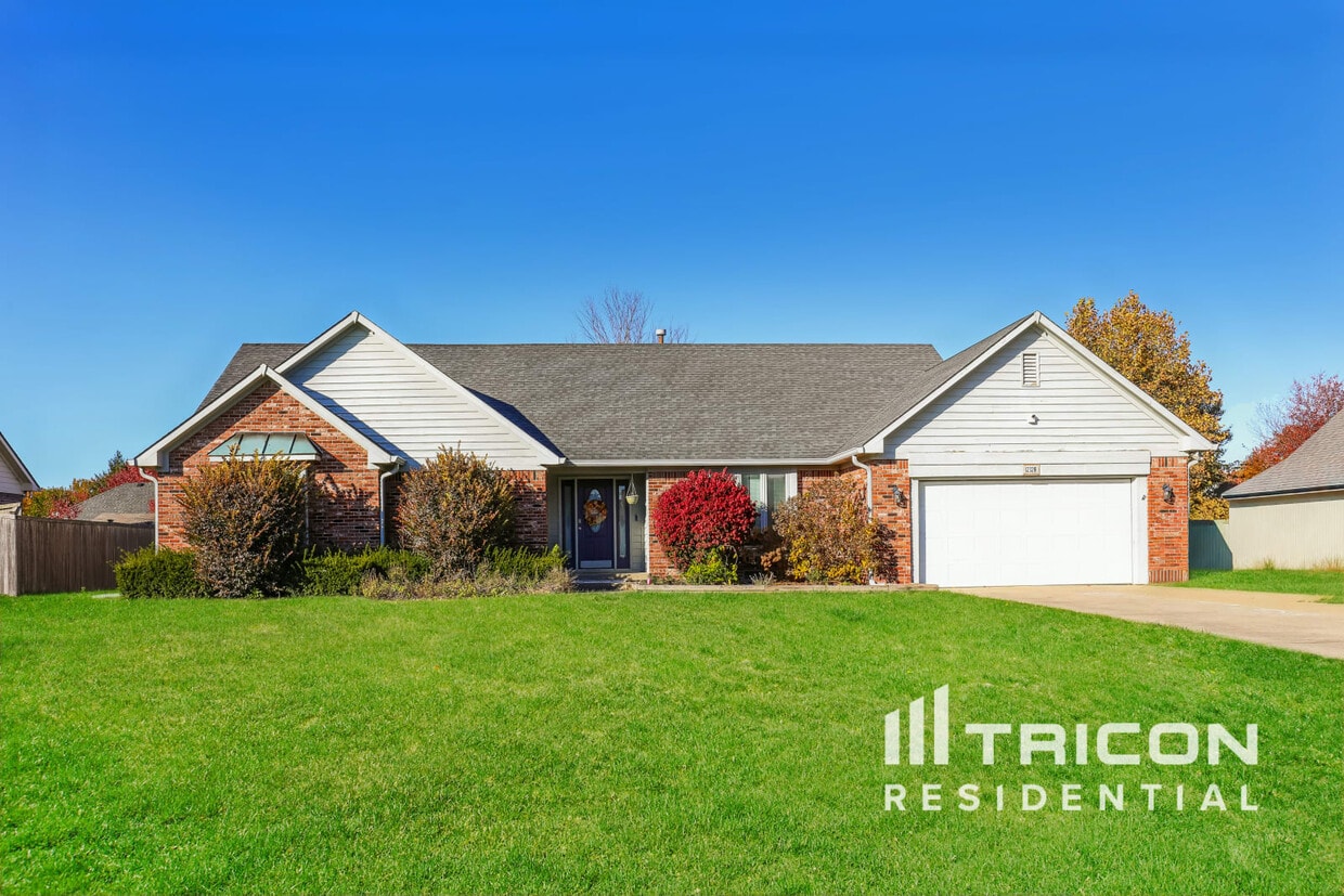 Foto principal - 12328 Huntington Dr