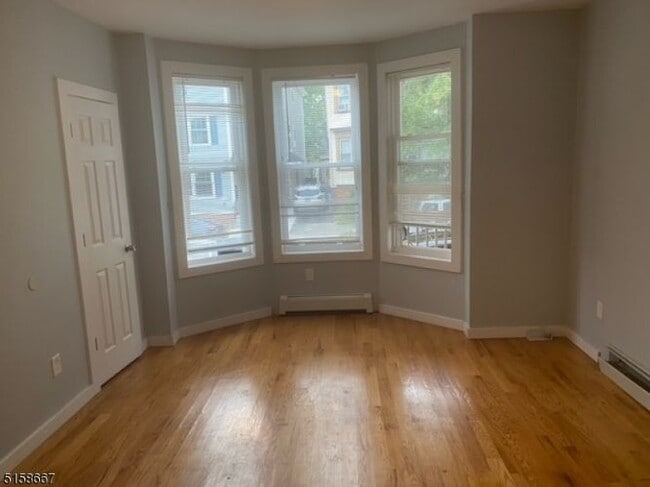 Building Photo - 262 S 8th St