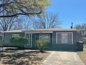 Building Photo - 206 Marmok Ave