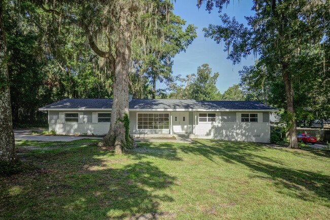 Building Photo - 4020 SW 5th Ave