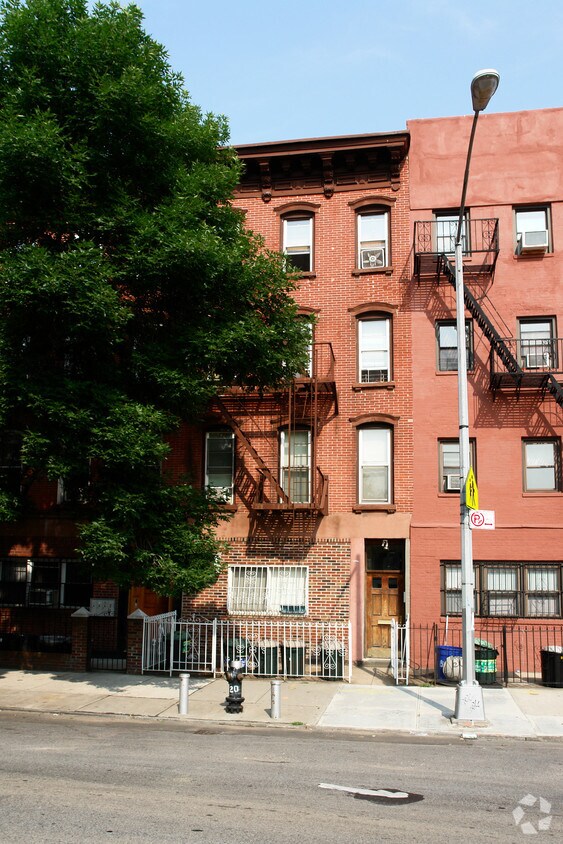 Primary Photo - 578 6th Ave