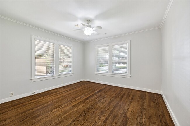 Foto del edificio - 6417 Westchester St