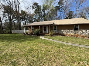 Building Photo - 1137 Alexander Rd
