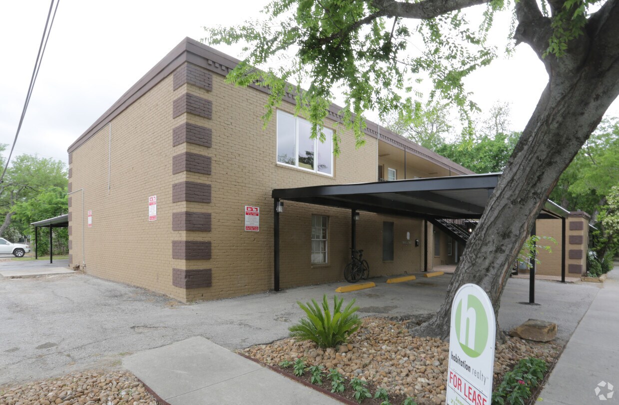 Primary Photo - 1205 Roy St