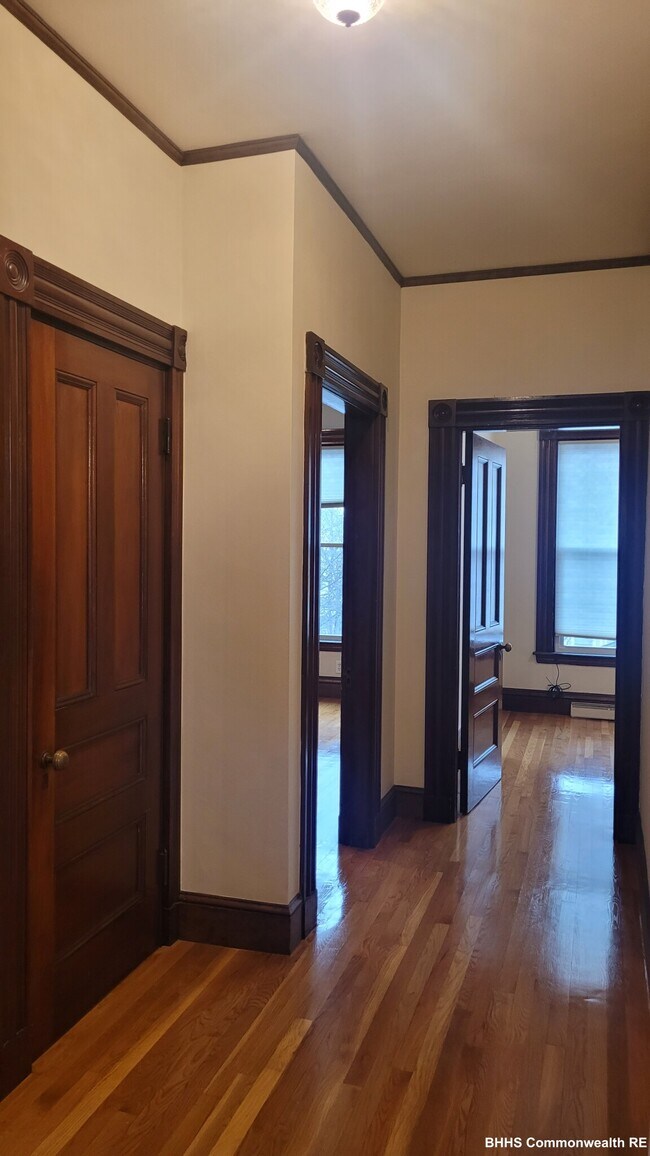 Building Photo - 415 Broadway