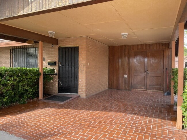 Building Photo - 10028 Cork Dr