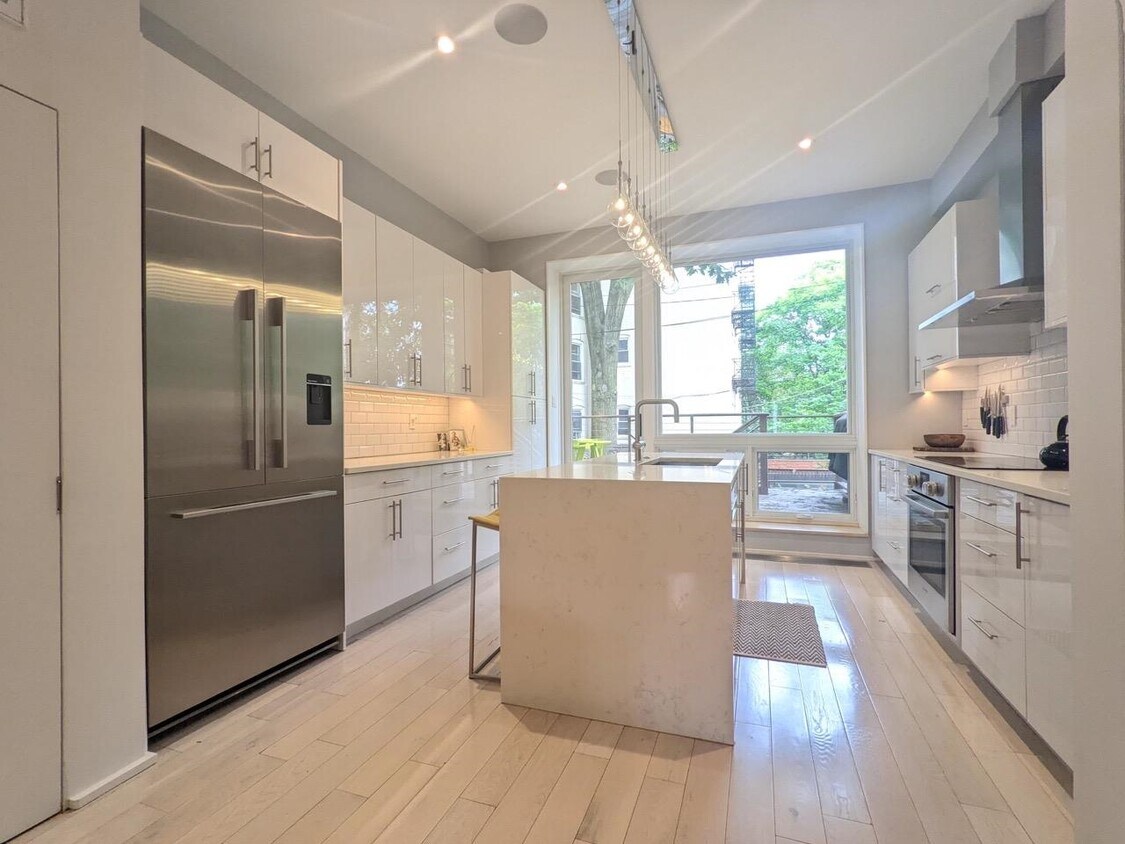 Foto principal - 162 9th St