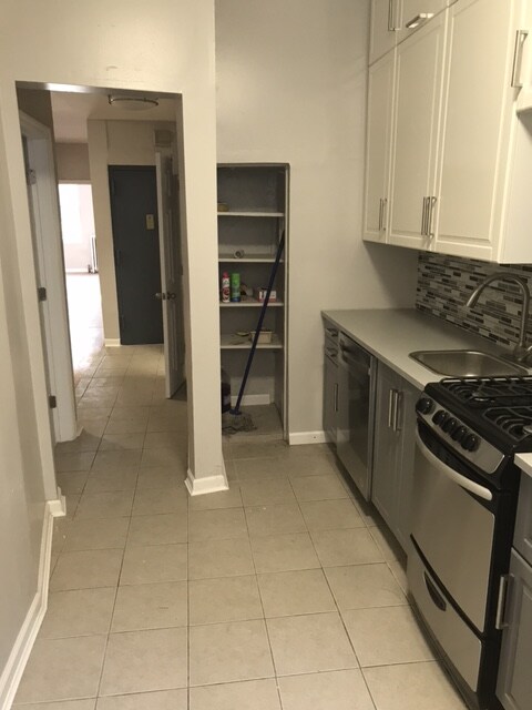 Foto del edificio - 745 Nostrand Ave