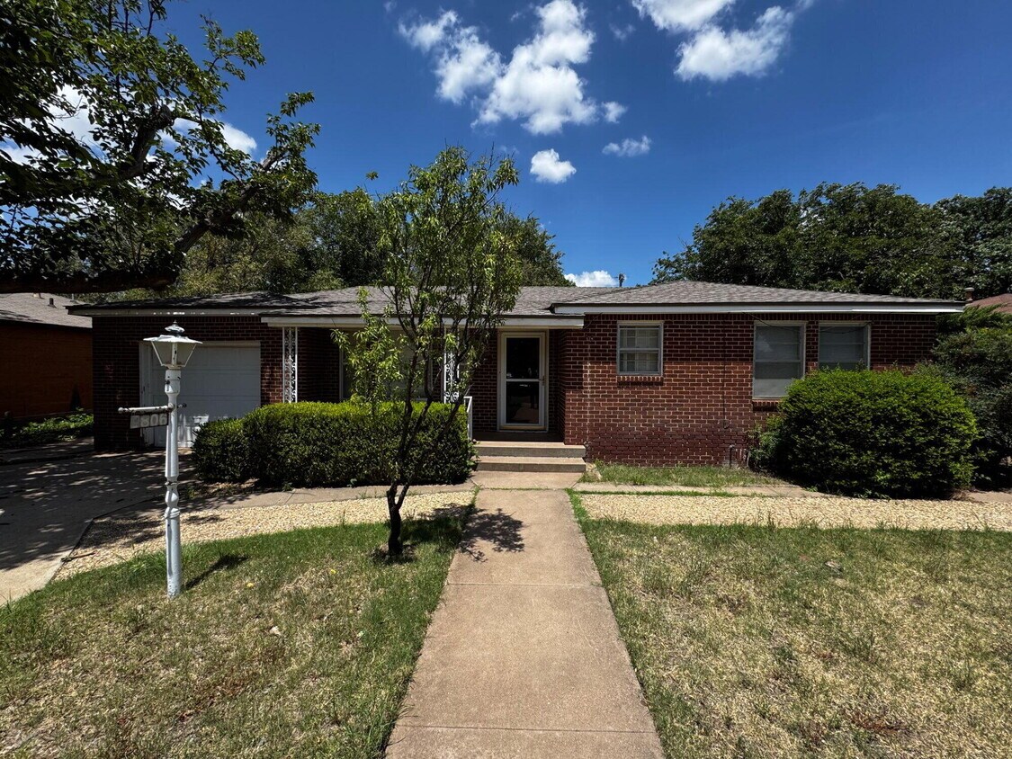 Foto principal - 3806 23rd St