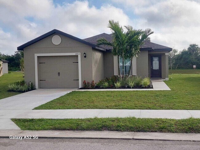 Building Photo - 5405 Fantasy Dr