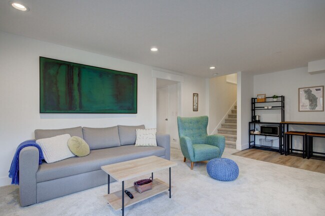 Building Photo - 603 Cornell Dr