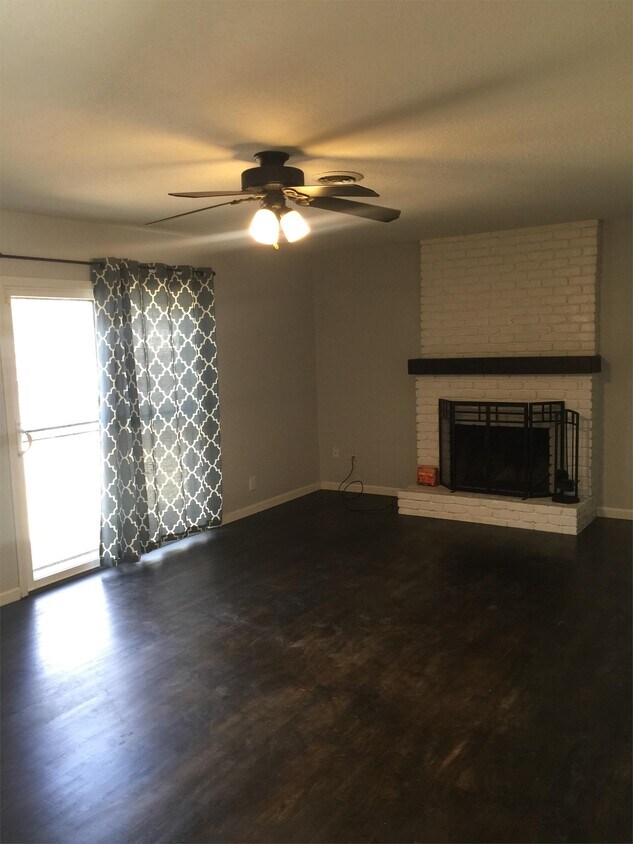 Primary Photo - 2073 Mt Vernon Dr