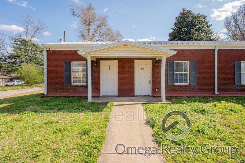 310 Percy St, Talladega, AL 35160 Condo for Rent in Talladega, AL