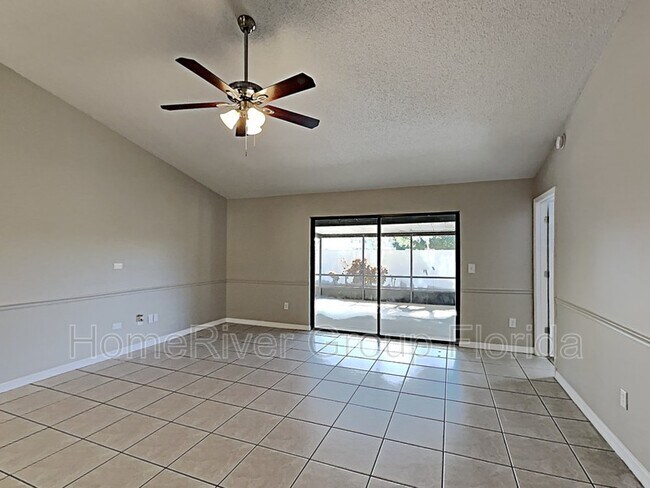 Foto del edificio - 11701 Lynmoor Dr
