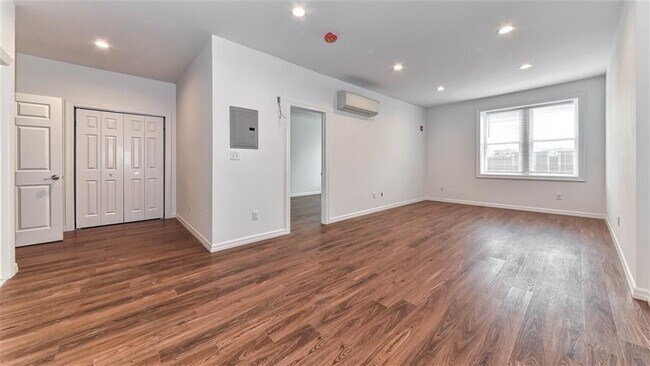 Foto del edificio - 525 Broadway