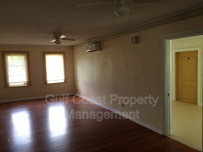 Foto del edificio - 408 3rd Ave E