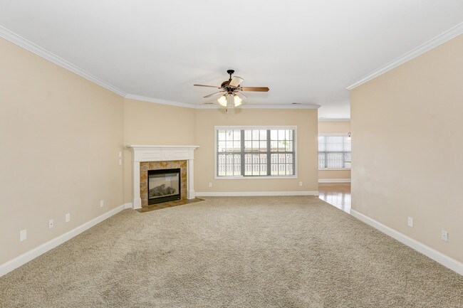 Building Photo - 117 Summer Trace Ln