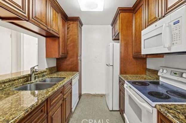 Foto principal - 5460 White Oak Ave