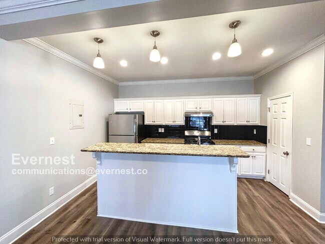 Foto del edificio - 3 Bed/2.5 Bath Home with Laundry Hookups / Pet-Friendly