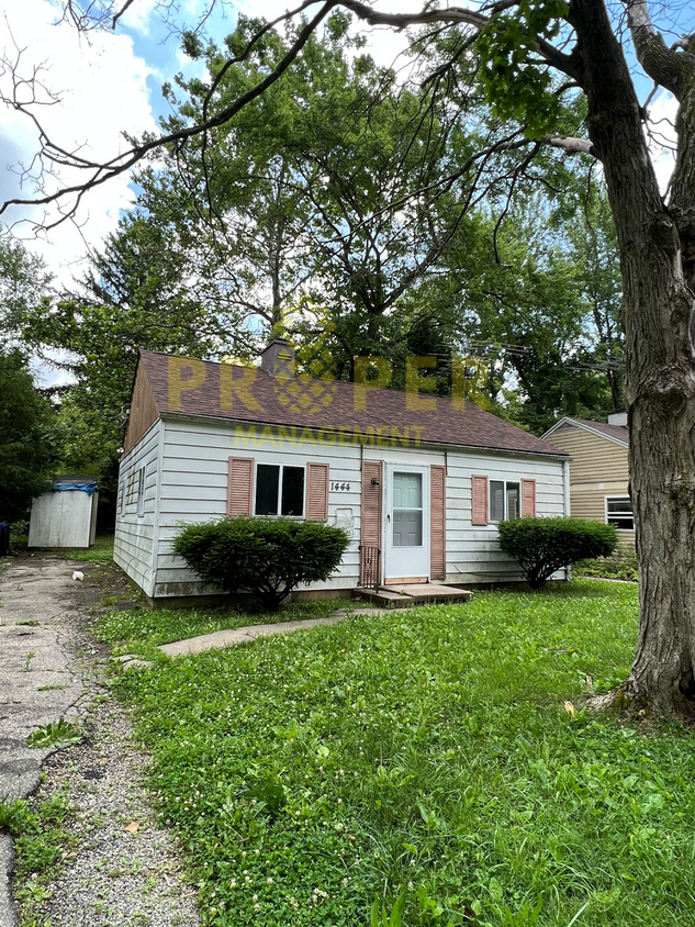 Primary Photo - very nice 2 bedroom 1 bathroom house for rent