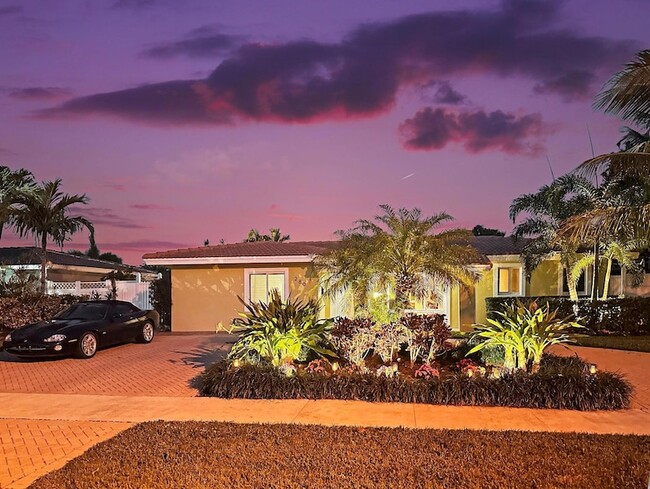 Photo - 280 SE 3rd Ave House