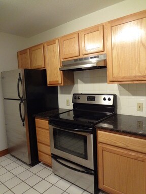 Foto del edificio - Spacious 2-Story 1-Bedroom/1.5-Bathroom Lo...