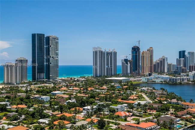 Building Photo - 19195 NE 36th Pl