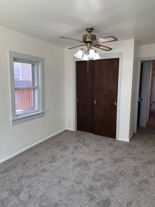 Foto del edificio - 2 bed 1 bath on Montezuma
