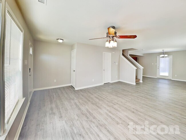 Foto del edificio - 927 Littleton Dr