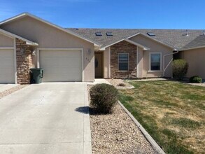 Building Photo - 578 Belhaven Way