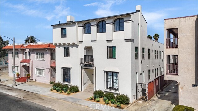 Foto principal - 1827 E 4th St