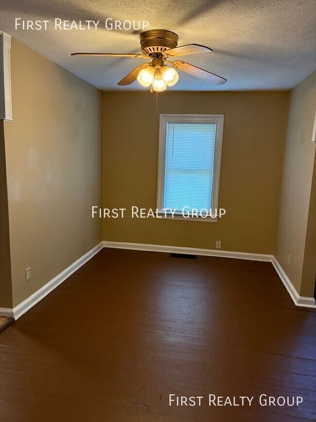 Foto del edificio - 5290 Derby Rd