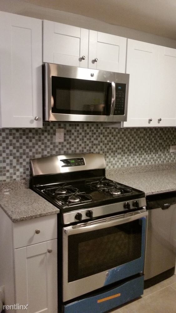 Foto del edificio - 1 br, 1 bath Condo - 2405 W Balmoral Ave