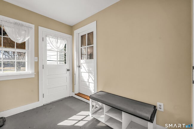 Foto del edificio - 466 High Hill Rd