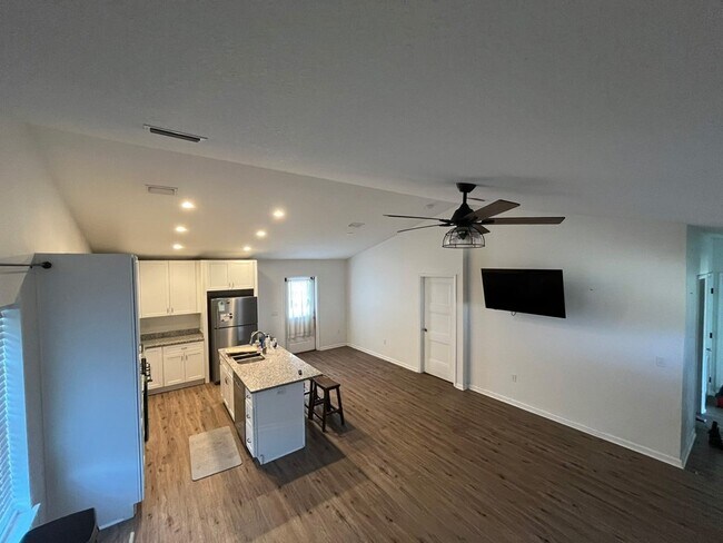 Foto del edificio - 104 Monroe Ct