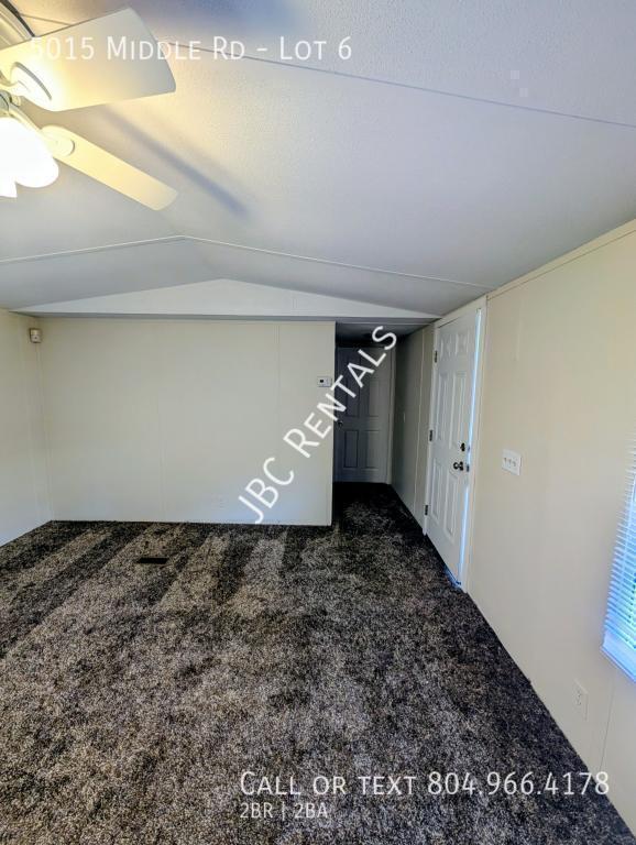 Foto del edificio - 5015 Middle Rd