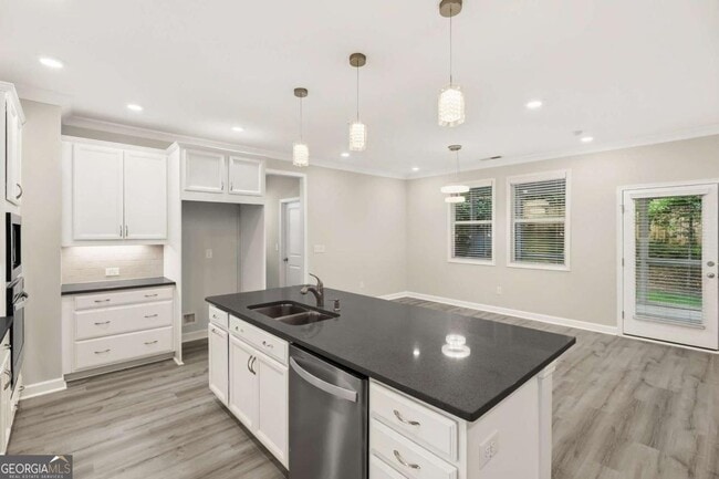 Building Photo - 520 Cresentry Brook