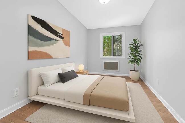 Building Photo - 817 Gates Ave