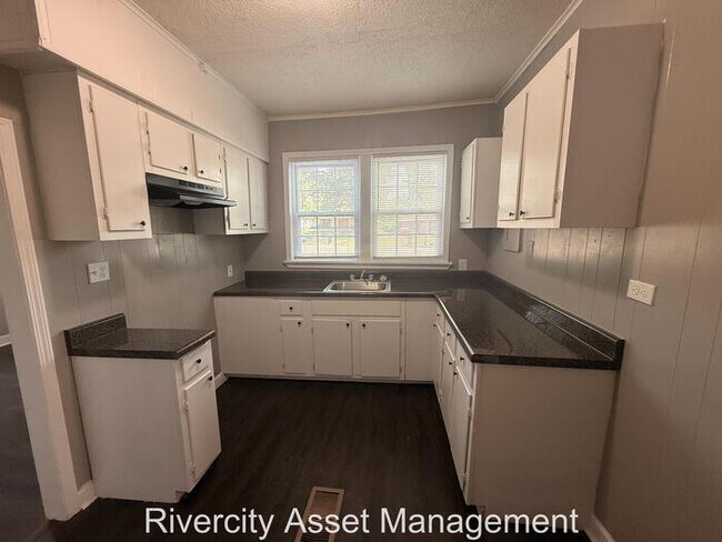 Foto del edificio - A Must See In Frayser!!!!!! Section 8 Welc...