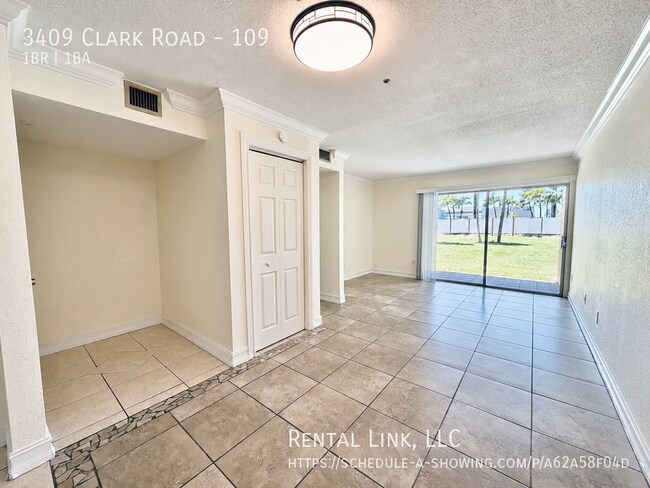 Foto del edificio - 3409 Clark Rd