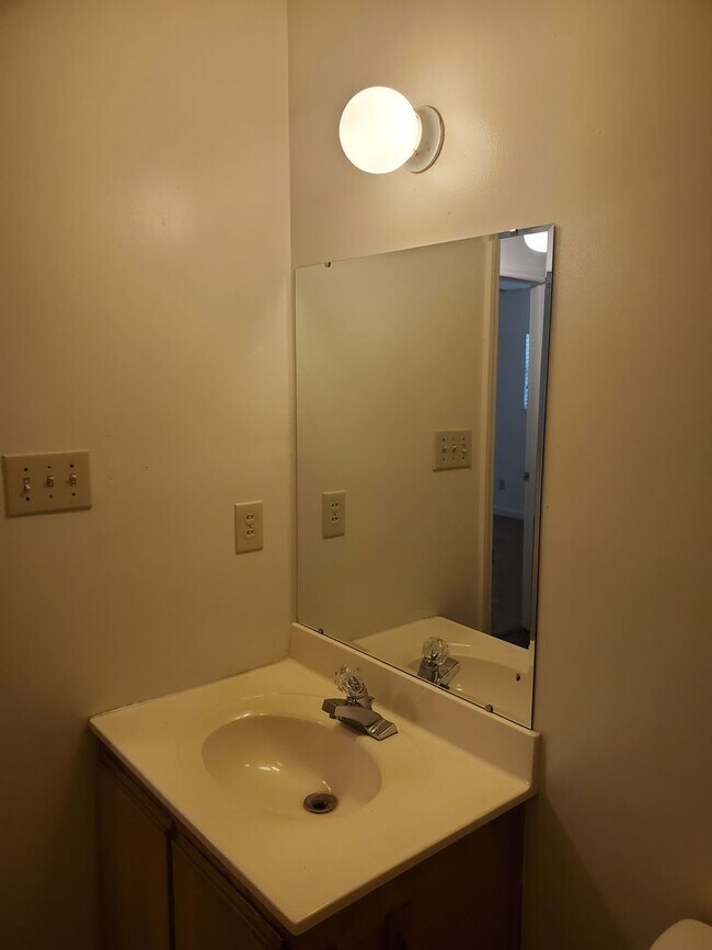 Foto del edificio - NEW LISTING! 3 Bedroom/ 2 Full Bath Home L...