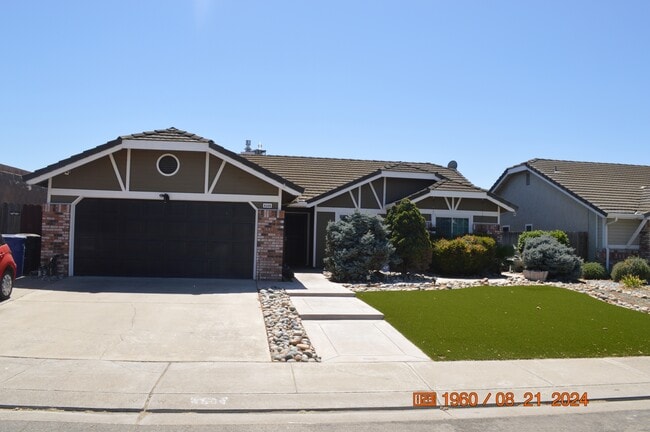 Building Photo - 4504 Trowbridge Ln