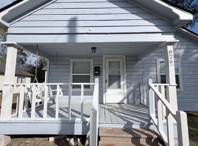 Foto del edificio - 826 Fowlkes St