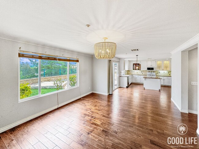 Building Photo - Great 4B/2.5BA House in Vista!