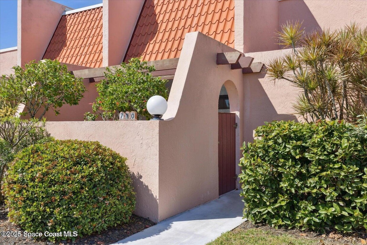 Foto principal - 744 S Orlando Ave