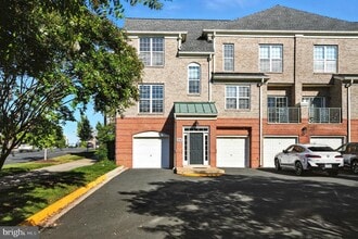 Building Photo - 12180 Abington Hall Pl