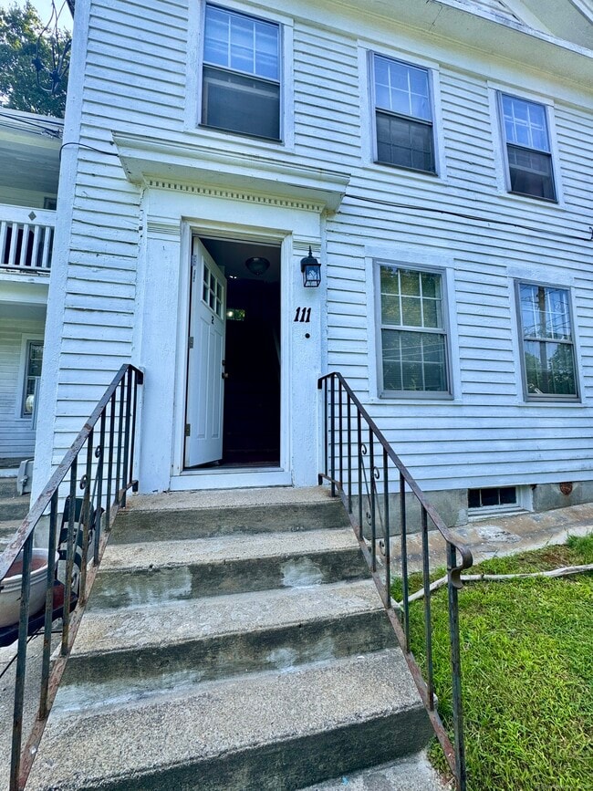 Building Photo - 111 Rockwell St