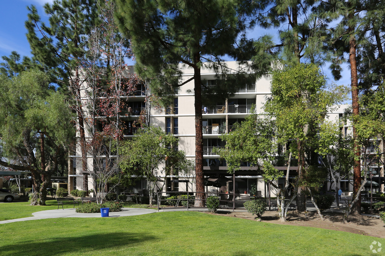 Foto del edificio - El Cajon Senior Towers