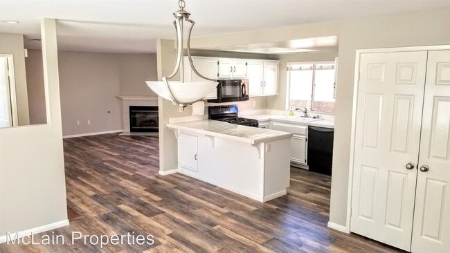 Building Photo - 3 br, 2 bath House - 1360 Palomar Pl