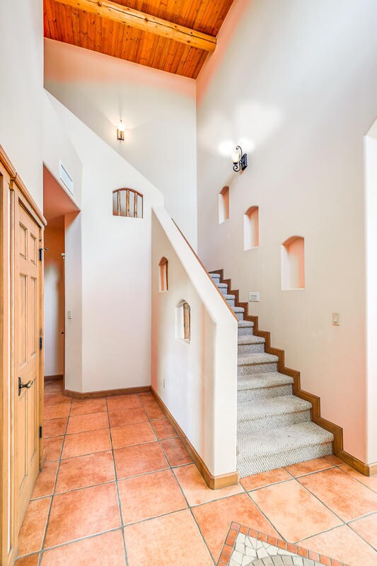 Building Photo - 1325 Calle Lago Dr